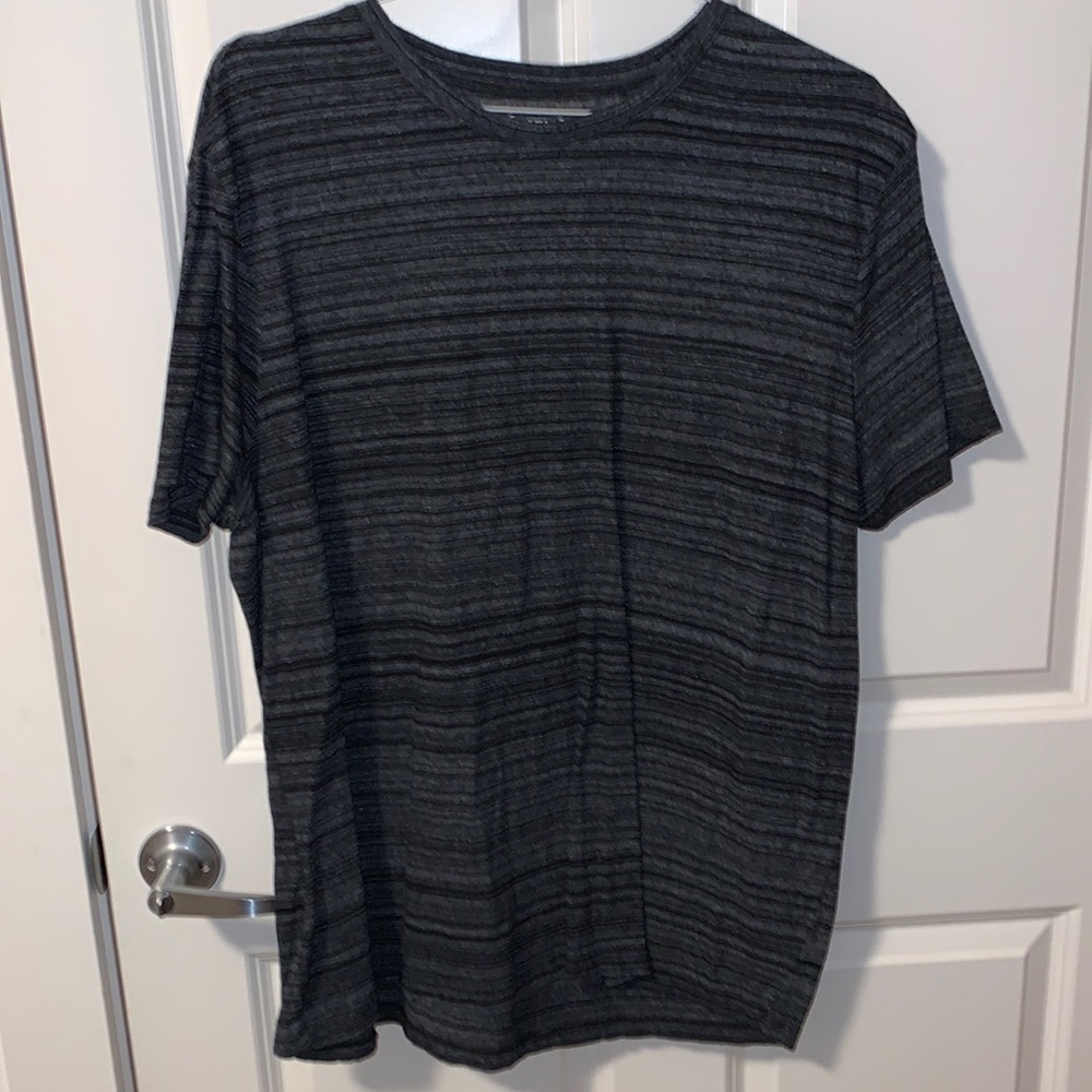 Men’s Apt. 9 shirt.